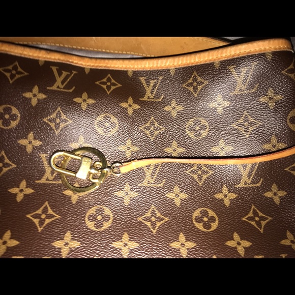 Real Authentic LV purse. Comes with duster bag/box - Picture 2 of 7